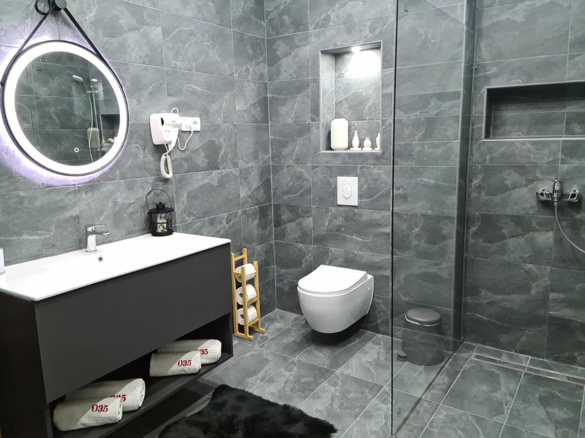 Restaurant&Rooms 035 ปาราชิน ภายนอก รูปภาพ
