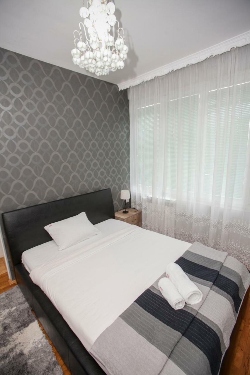 Restaurant&Rooms 035 ปาราชิน ภายนอก รูปภาพ