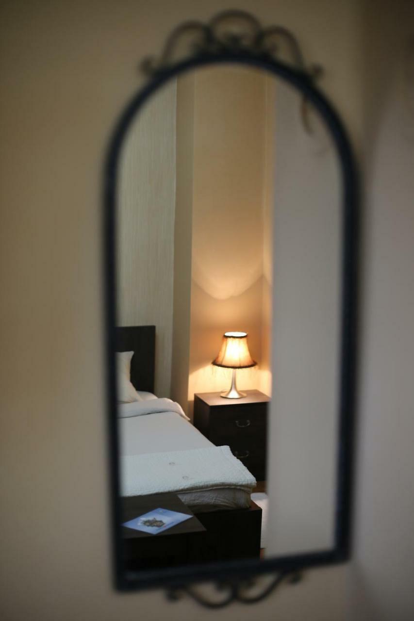 Restaurant&Rooms 035 ปาราชิน ภายนอก รูปภาพ