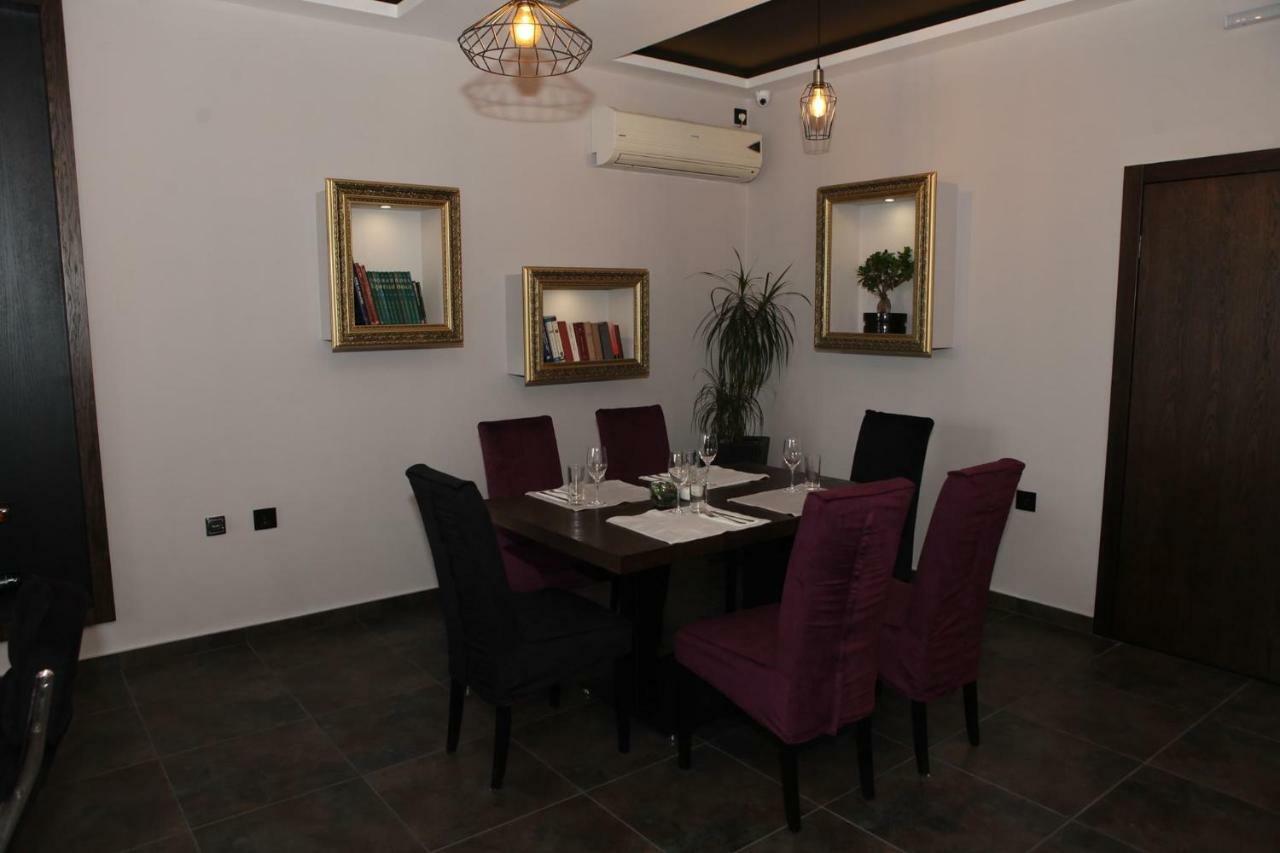 Restaurant&Rooms 035 ปาราชิน ภายนอก รูปภาพ