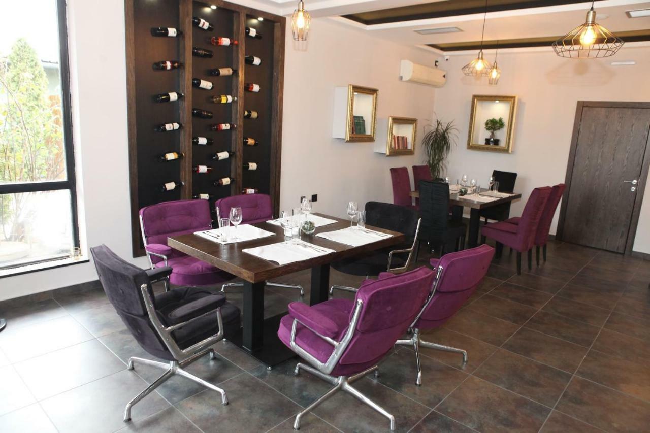 Restaurant&Rooms 035 ปาราชิน ภายนอก รูปภาพ